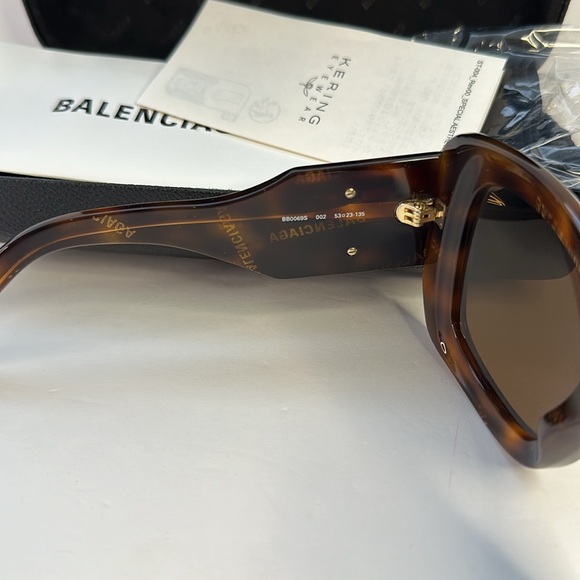 New Authentic Balenciaga
Women's BB0069S 53mm New Havana Rectangle Sunglasses - Picture 8 of 13